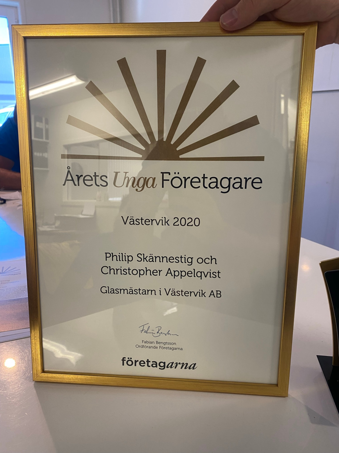 Diplomet Årets Unga Företagare i Västervik 2020, tilldelat Philip Skännestig och Christopher Appelqvist